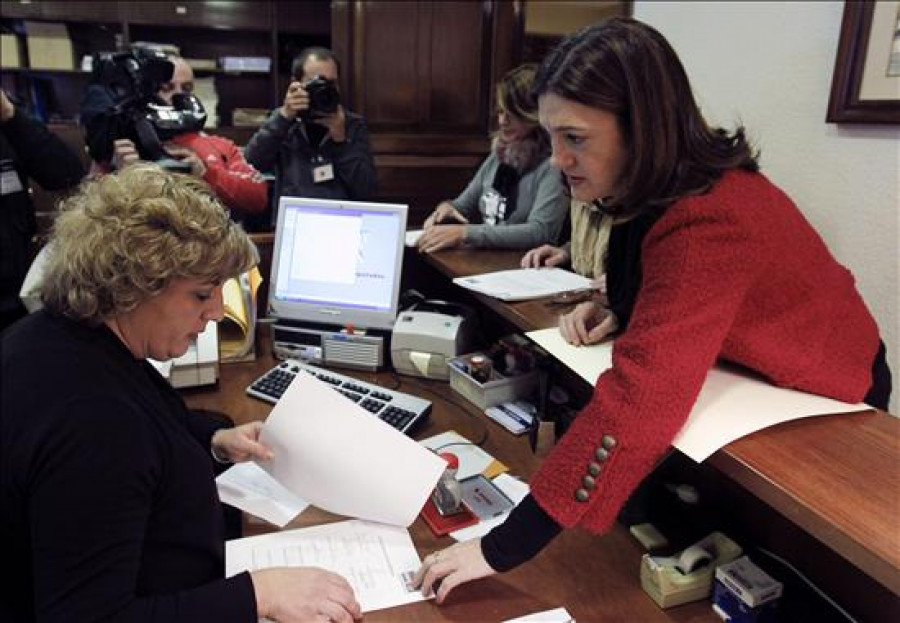 El PSOE propone la dación en pago y suspender 3 años la ejecución de los desahucios