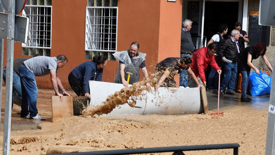 La gota fría remite pero el agua acumulada sigue causando estragos