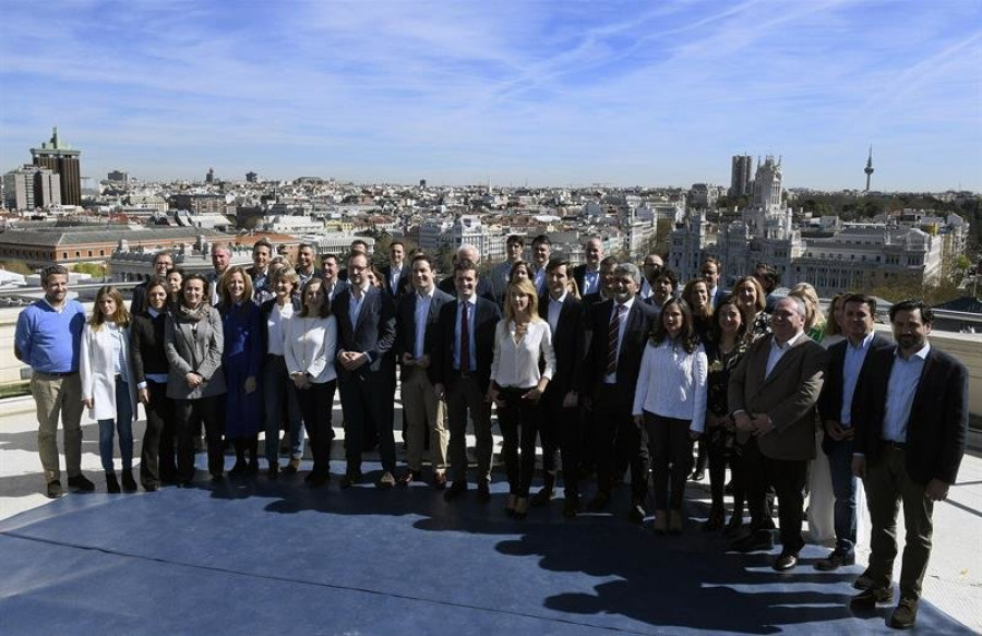 Casado asegura que "nadie queda descolgado" de las listas del PP