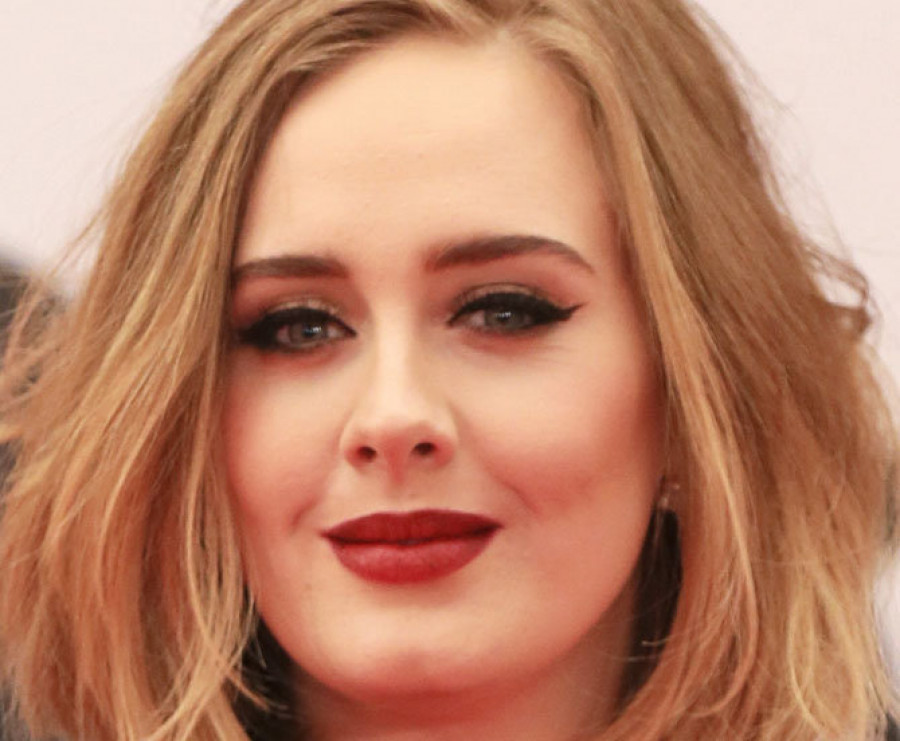 Adele, acerca de la lactancia: “La  presión sobre nosotras es ridícula”