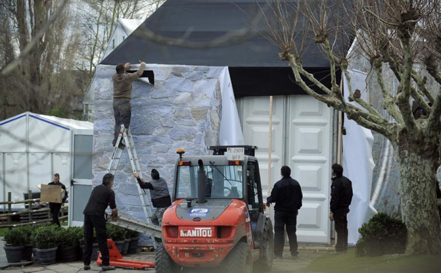 El pazo de los Ortega recupera su aspecto con el desmontaje de la carpa de la boda