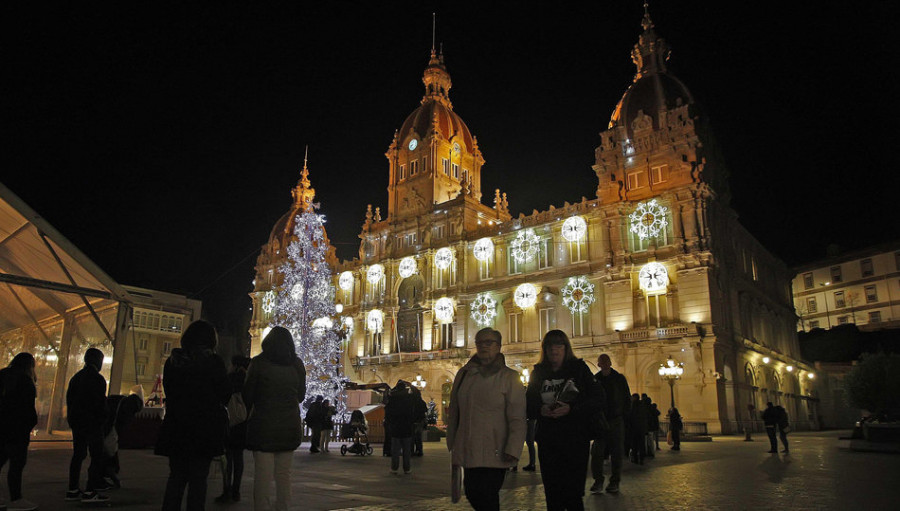 Los barrios periféricos denuncian el reparto desigual de las luces de Navidad