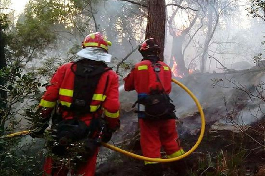 Desalojadas 180 personas por un incendio forestal en Mallorca
