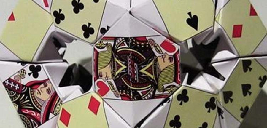 El Casino Atlántico ofrece desde el jueves el arte del origami representado por 1.200 naipes