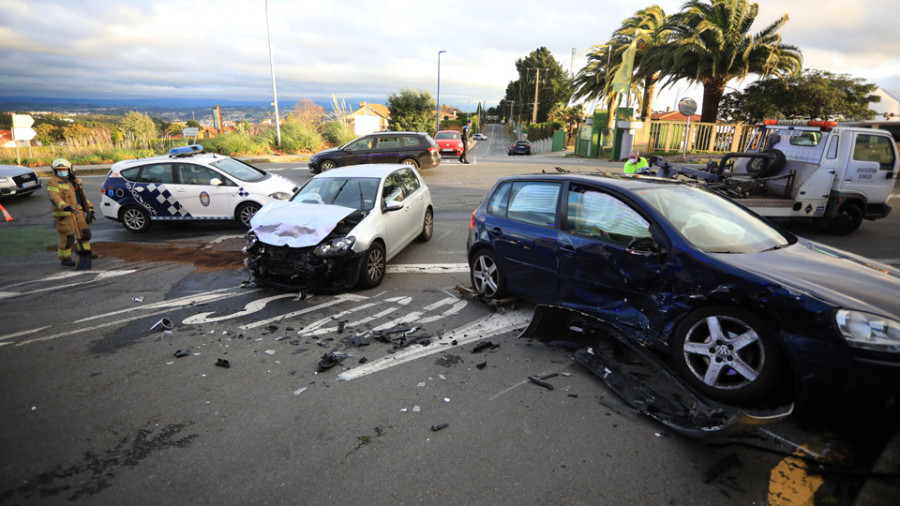 Aparatosas colisiones se suceden en una jornada llena de accidentes en la periferia de la ciudad