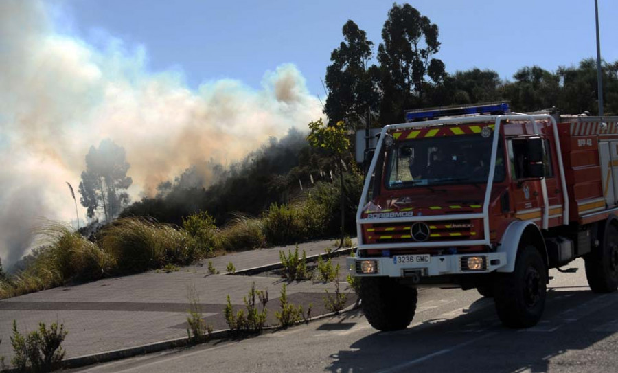 El viento y el calor favorecieron dos incendios forestales que arrasaron  varias hectáreas