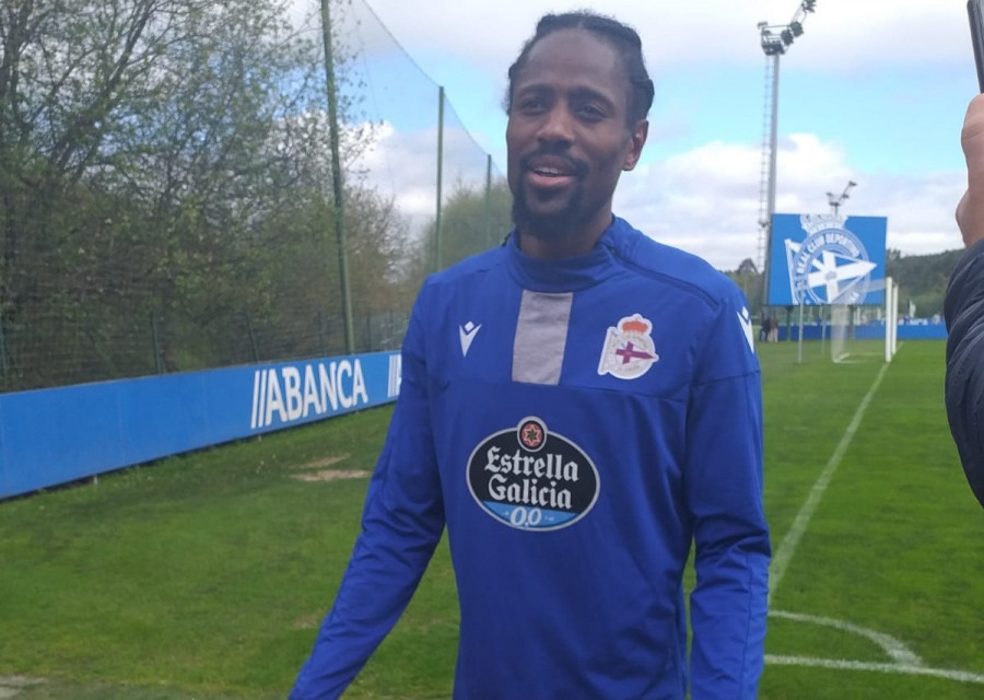 Abdoulaye Ba completó su primer entrenamiento con el Depor