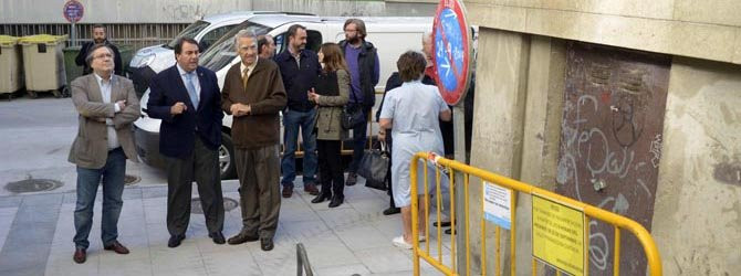 El Ayuntamiento prohíbe aparcar en la calle del Lagar para mejorar la seguridad