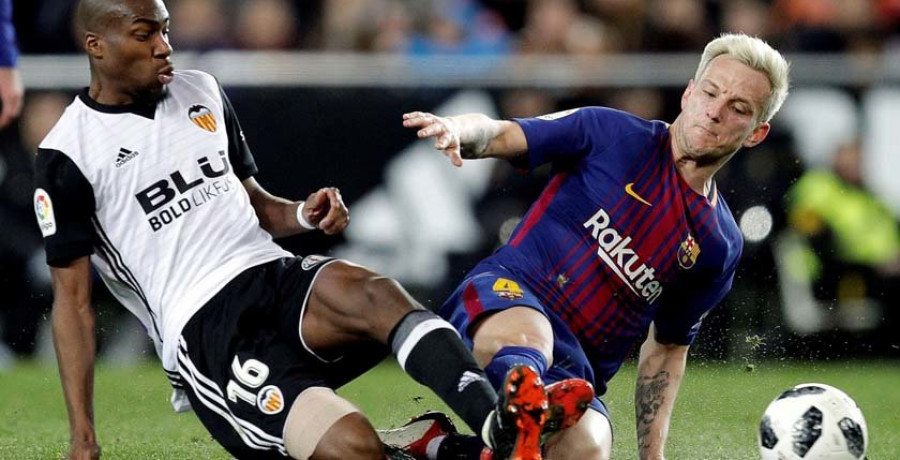 El Barça se aferra a la Liga frente a un Valencia en racha
