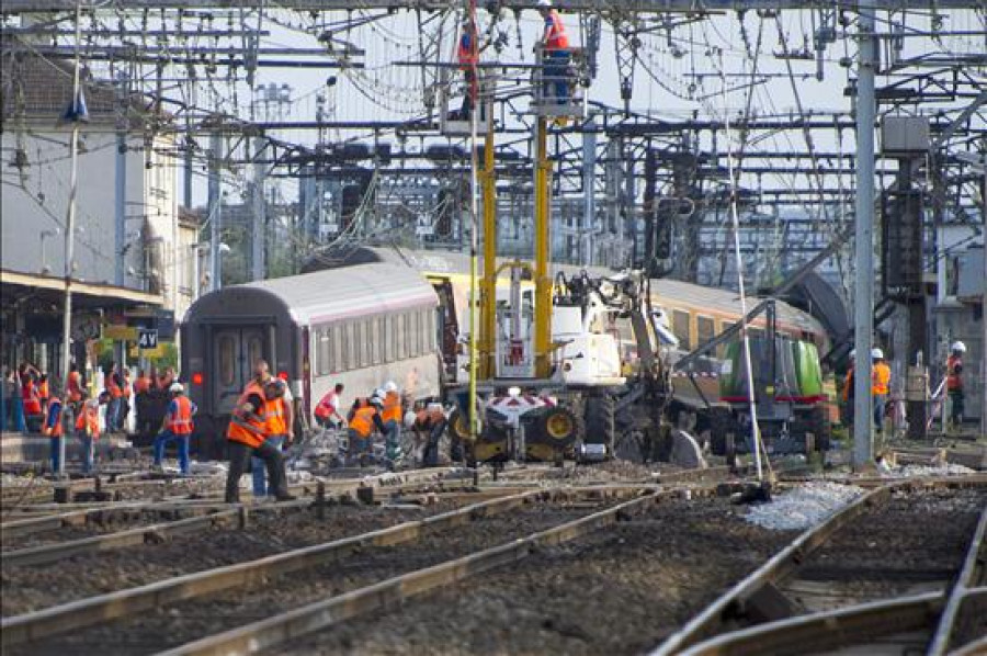 El Gobierno francés reconoce saturación de tráfico en el accidente del tren