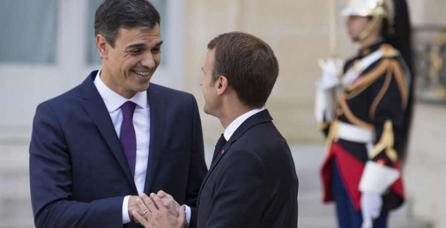 Macron y Sánchez plantean centros 
de desembarco 
de inmigrantes 
en suelo de la UE