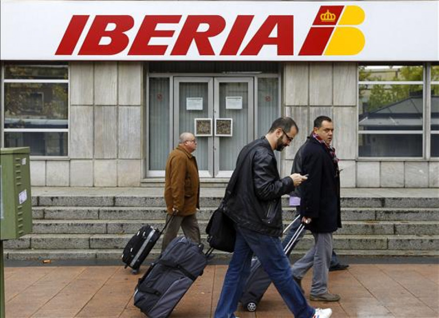 Iberia, abierta a negociar diferentes fórmulas de ajuste como un ERE temporal