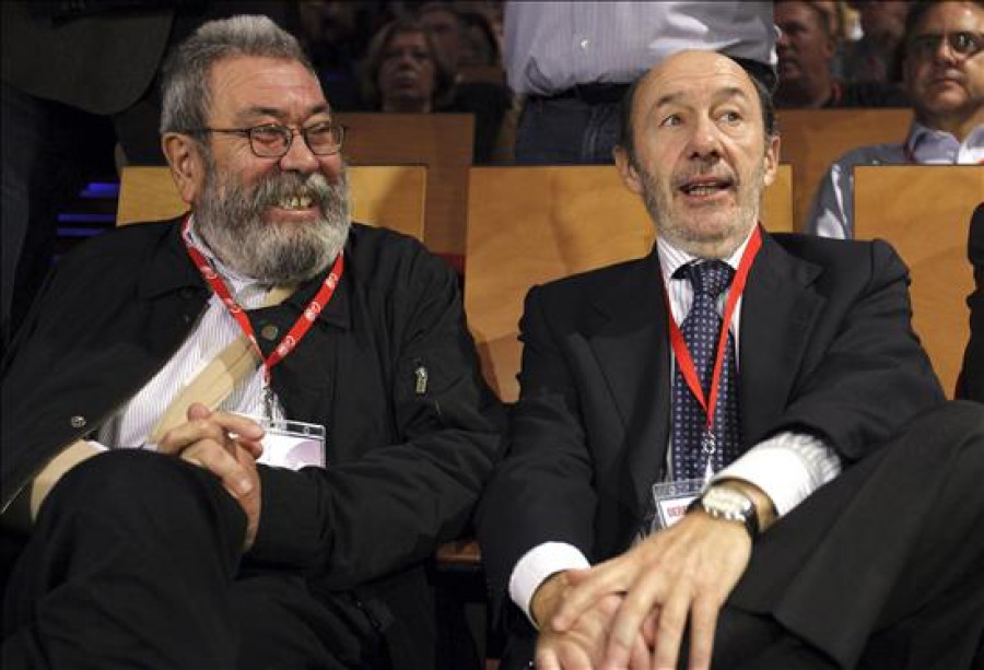 Rubalcaba llama a UGT a prepararse para la "reconstrucción" tras el Gobierno del PP