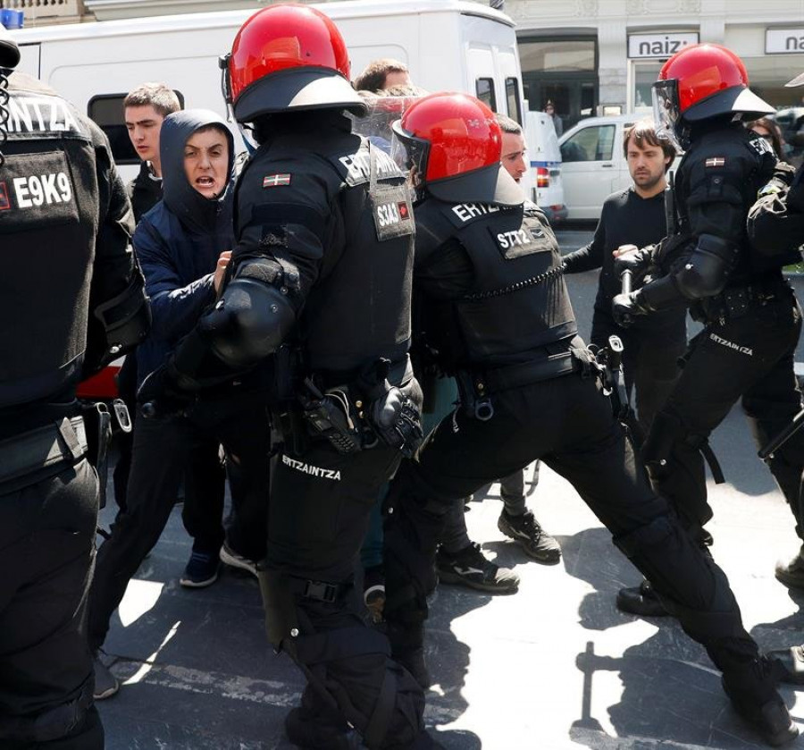 A disposición judicial 4 detenidos en los incidentes del mitin de Vox