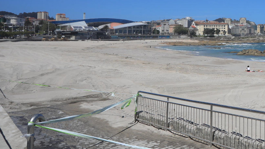 El Ejecutivo establece que los bañistas deben disponer de cuatro metros cuadrados de superficie en las playas