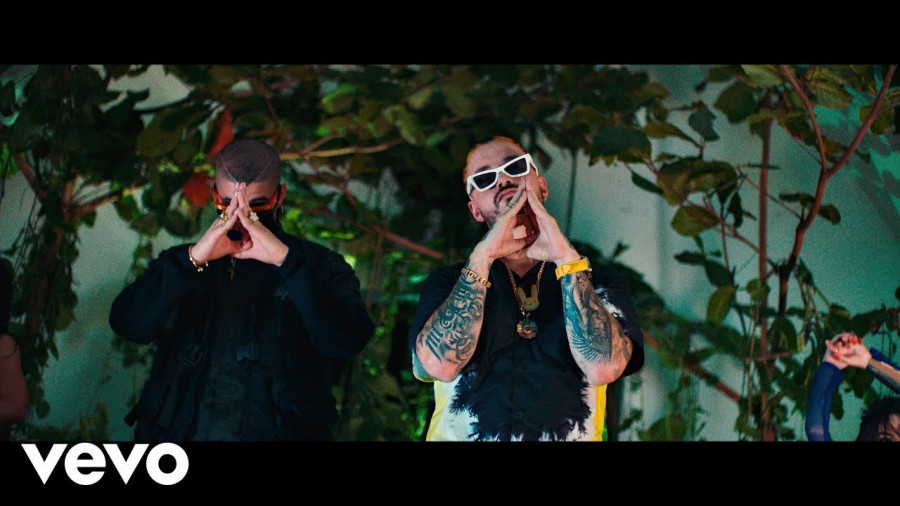 Video y Letra Qué Pretendes - J.Balvin, Bad Bunny