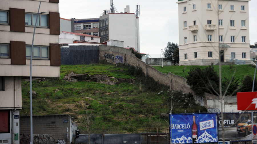 El Ayuntamiento defiende que el plan definitivo para el parque del Agra es el de “menor impacto visual”