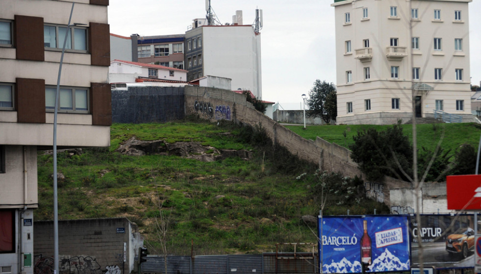 El Ayuntamiento defiende que el plan definitivo para el parque del Agra es el de “menor impacto visual”