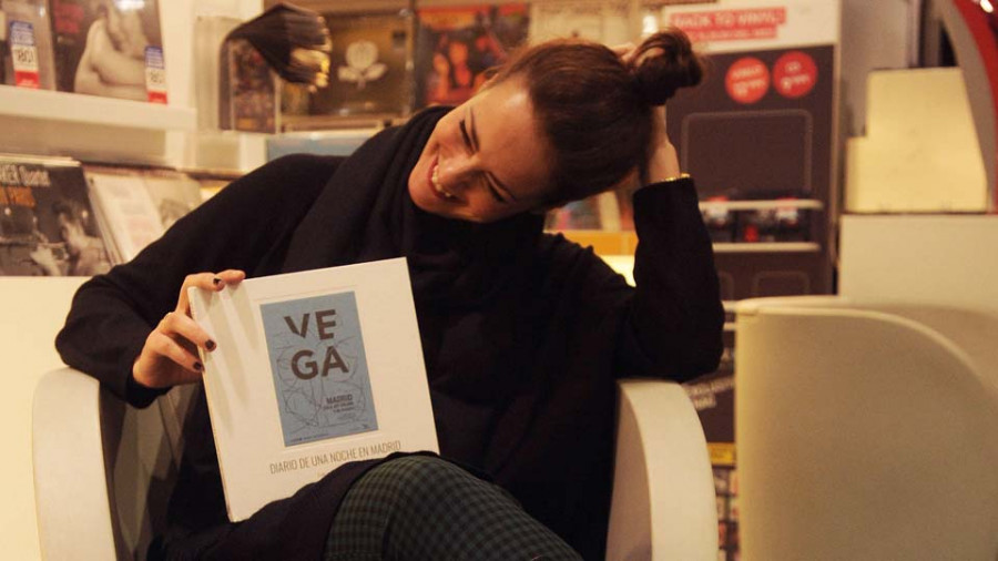 Vega presenta en la FNAC su proyecto discográfico en directo, “Diario de una noche en Madrid”