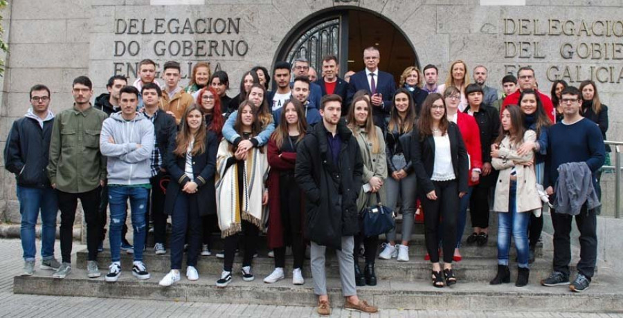 Estudiantes de FP conocen la Delegación del Gobierno en la Semana de la Administración