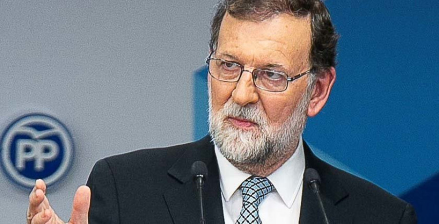 Mariano Rajoy le replica a Aznar que “el centro derecha 
no hay que reconstruirlo”