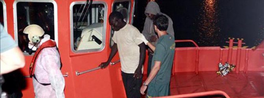 Llegan 8 inmigrantes subsaharianos a Melilla a bordo de una patera