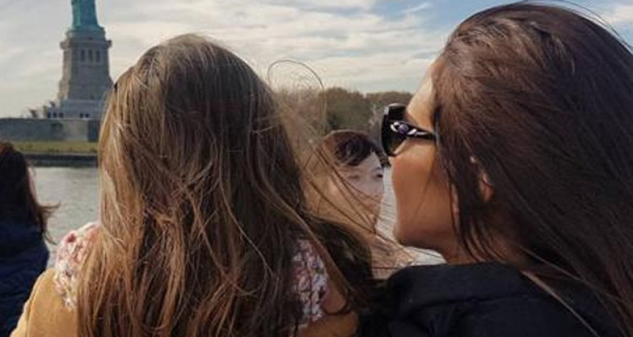 Paula Echevarría y Bustamante viajan a Nueva York con su hija