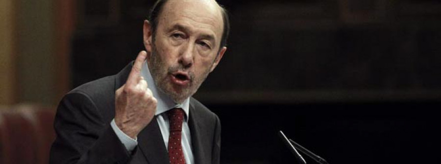 Rubalcaba intentará convencer a Rajoy para que se reforme la Constitución