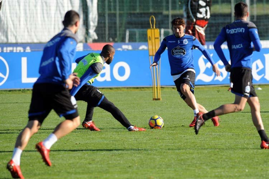 La plantilla empieza a preparar hoy el choque del Camp Nou