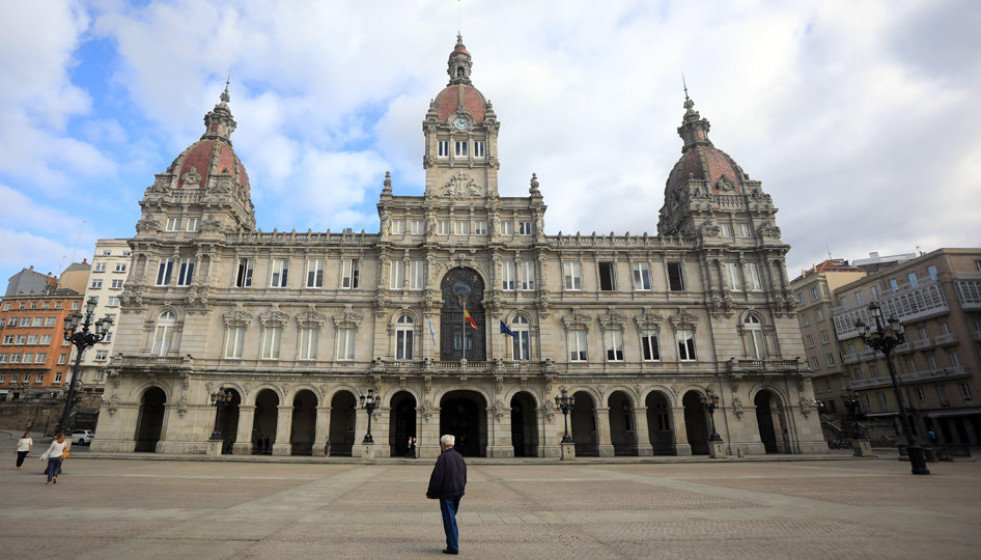 Circulación como un día festivo y menos afluencia de público a los comercios en A Coruña