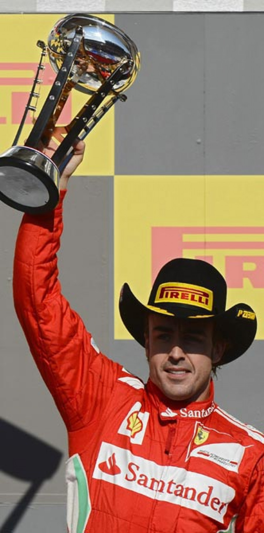 Alonso aguanta y el título se decidirá el domingo en Brasil