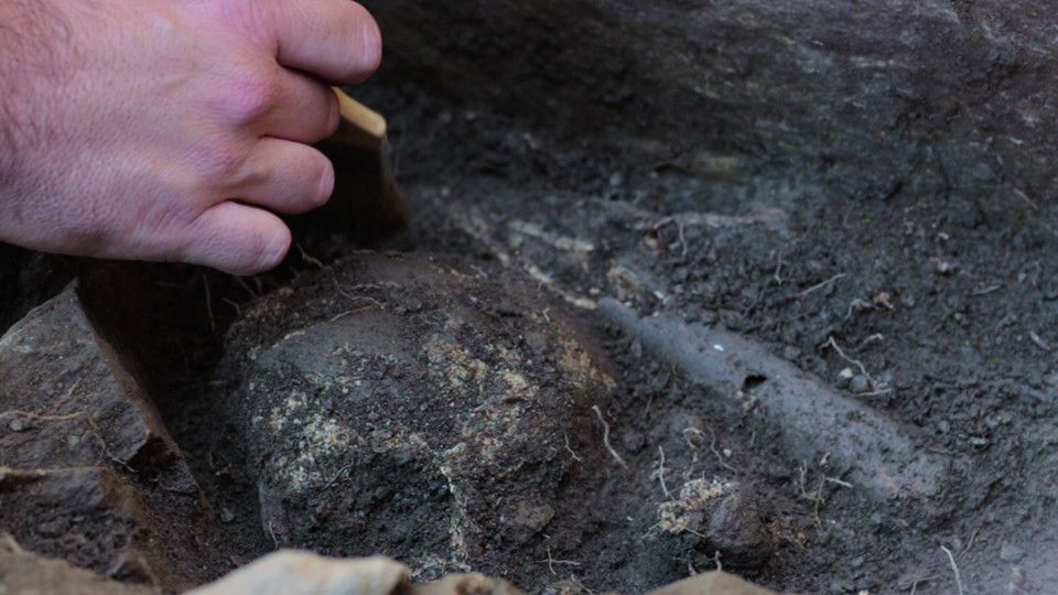 Encuentran huesos de posible origen prehistórico en la Ribeira Sacra