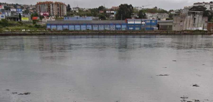 El cierre de la ría por el alto nivel de toxinas impedirá que los mariscadores trabajen hoy