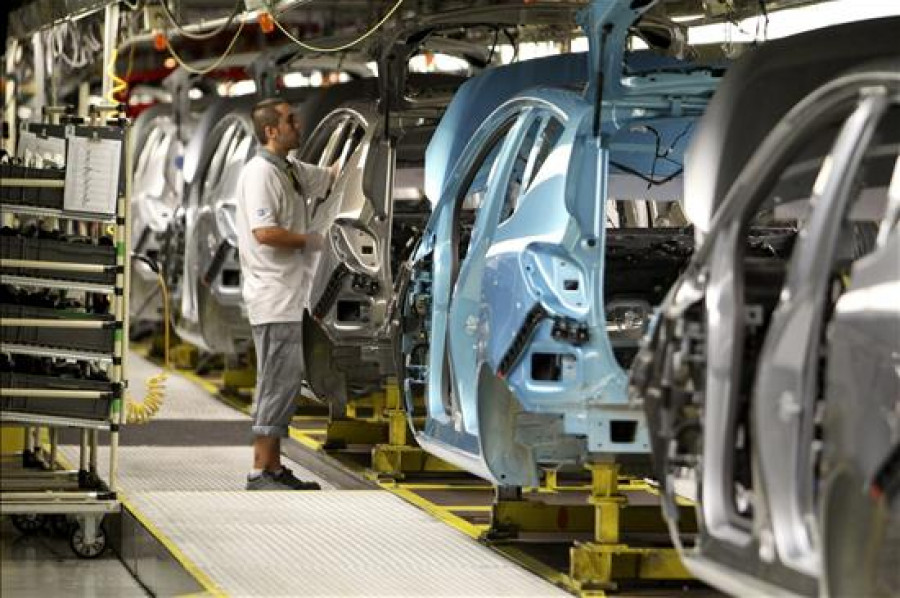 Opel España se fija el objetivo de mantener los costes de fabricación y el empleo