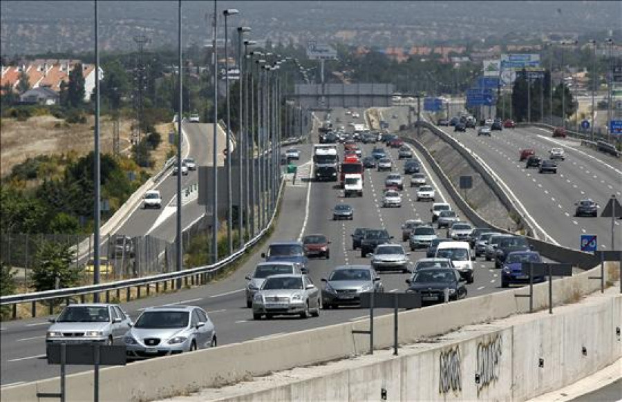 Normalidad en las carreteras en el comienzo de la operación salida de agosto