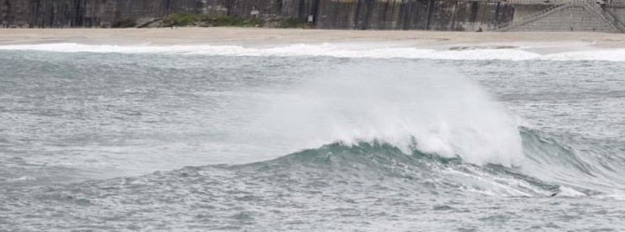 La Xunta alerta de temporal de nivel naranja mañana en el litoral coruñés