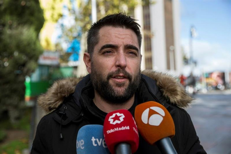 Dani Mateo se niega a declarar ante el juez por sonarse la nariz con la bandera española