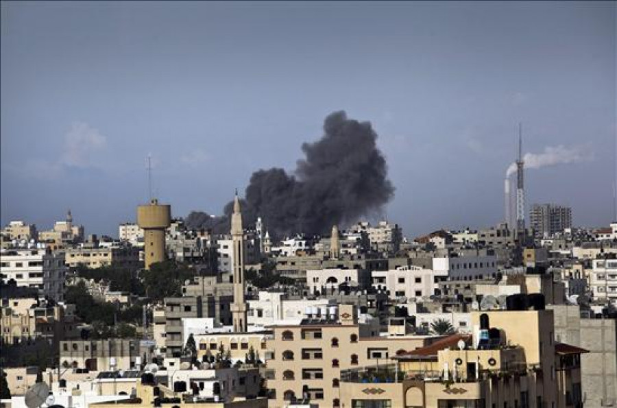 Israel continúa los bombardeos en Gaza y los muertos ascienden a 83