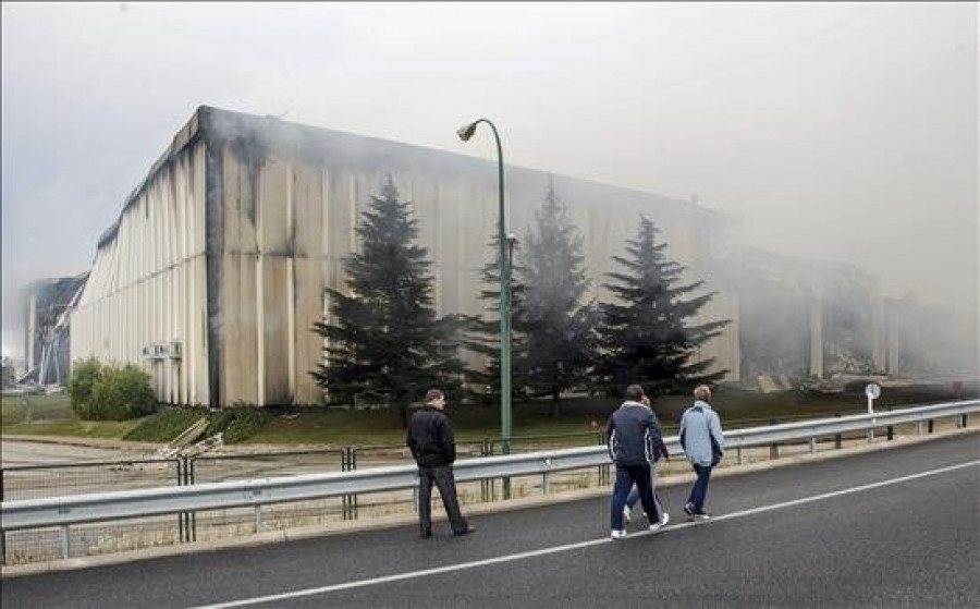 Los bomberos declaran extinguido el incendio de Campofrío tras once días