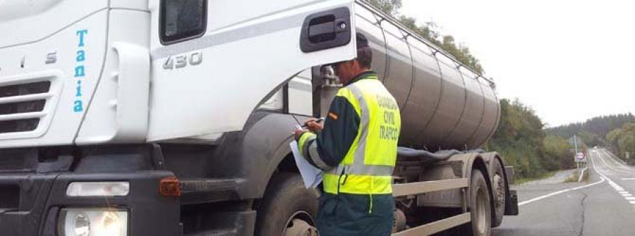 Tráfico multa en una semana  a más de 8.500 conductores  de camiones y furgonetas