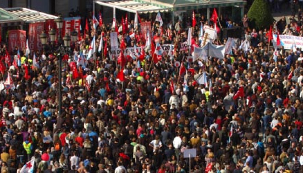 Más de 80.000 personas refrendan en la calle el impacto de la huelga general
