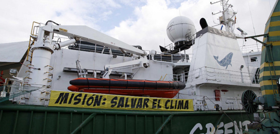 Reportaje | El buque de Greenpeace que pasó de proteger a los “villanos” a adalid del medio ambiente