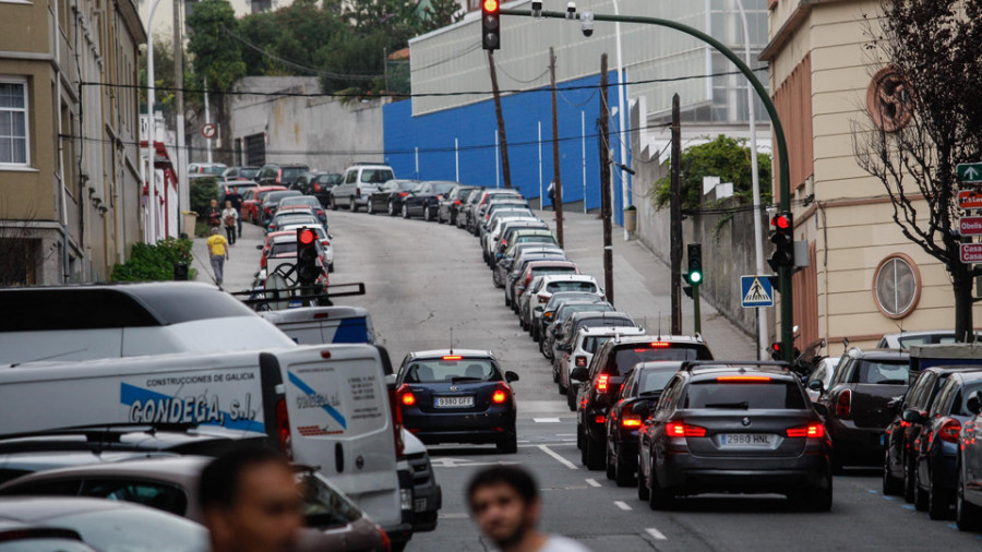 El 092 regulará las cámaras de la doble fila para evitar un aluvión de multas