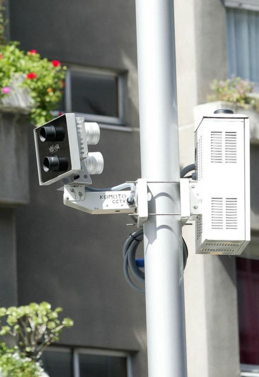 Instalan la primera cámara que multa a quienes se saltan los semáforos en rojo