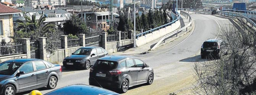 Los trabajos en unas torres de alta tensión obligarán a inutilizar la carretera de As Rañas el próximo me