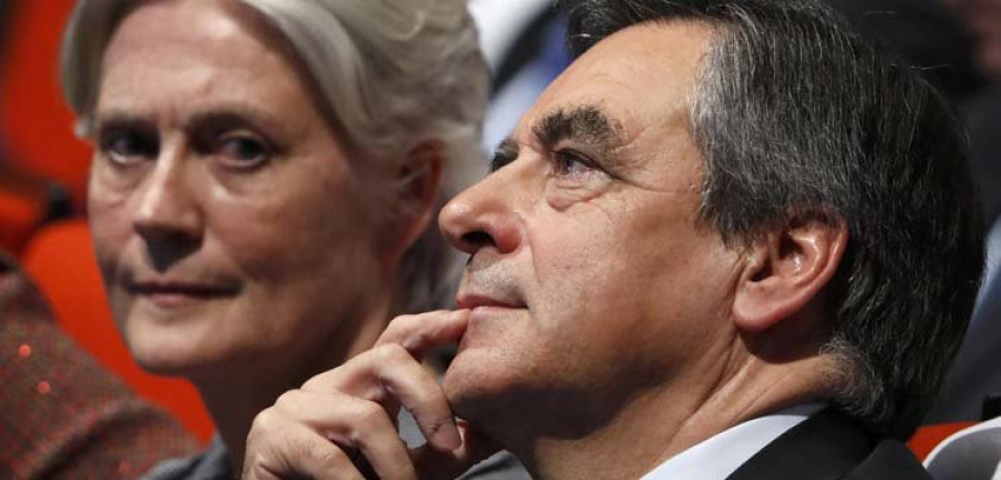 Francia investiga si la esposa de Fillon cobró 500.000 euros por un puesto de trabajo ficticio