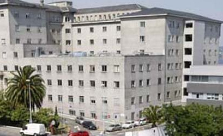 Trasladan en helicóptero al Hospital Materno Infantil de A Coruña a una niña que cayó de un puente
