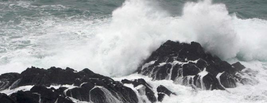 Febrero trae la cuarta alerta roja del año a la costa, con olas que podrían alcanzar los once metros