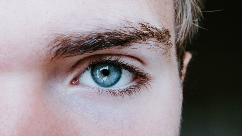 Estética en cejas: micropigmentación y microblading