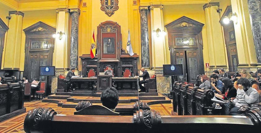 El pleno solicita a la Marea que 
se disculpe con la Policía Local